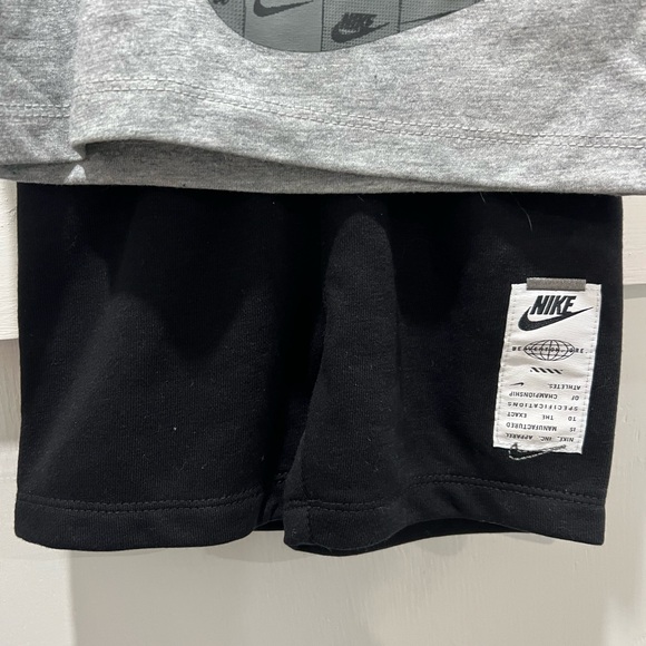 New With Tags Nike Outfit 12 Months - Picture 2 of 7